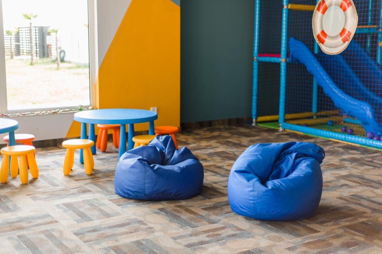 Hôtel Aquamarine Family Club à Gagra Extérieur photo